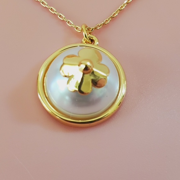 kate spade Jewelry - LOW START! Kate Spade Pearls on Pearls Mini Pendant Necklace